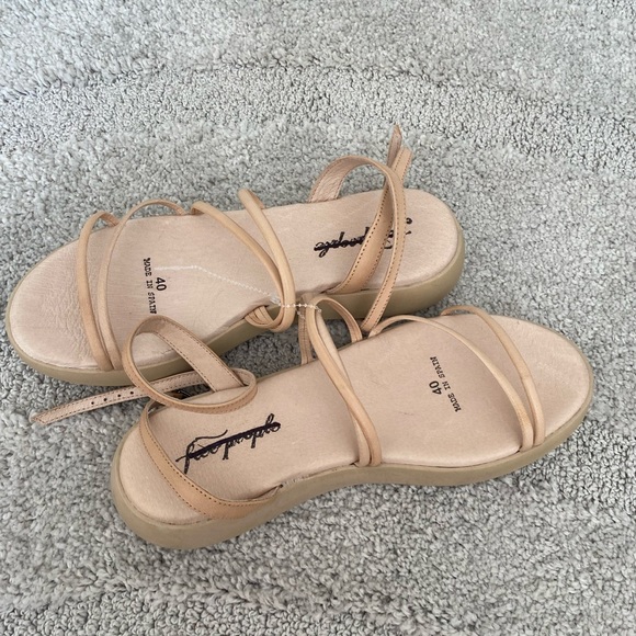 Lace up platform sandals - Picture 2 of 3